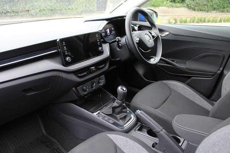 Used Skoda Fabia Comfort 79 HP (58 kW) 2024 Blue Hatchback