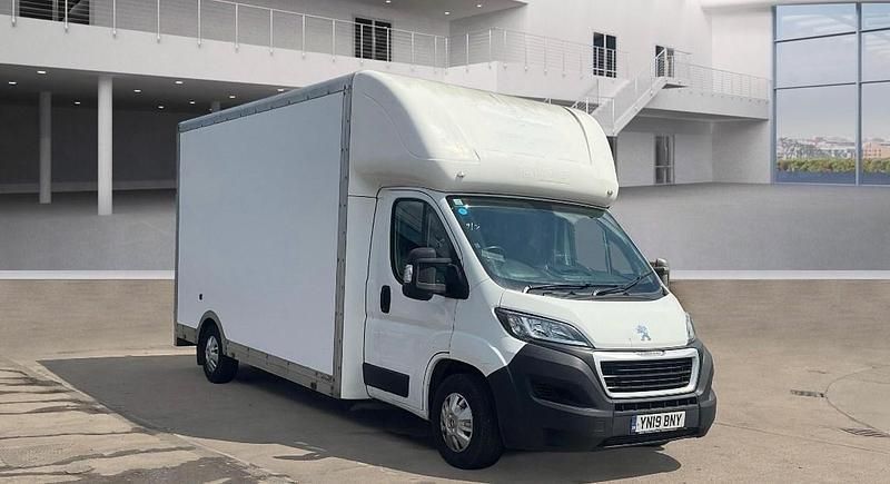 White Used 2019 Peugeot Boxer Van | £6,950 (A bit pricey) - Image 1/4