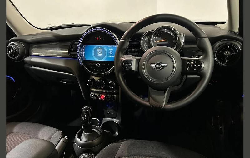 Used Mini Cooper Classic 134 HP (98 kW) 2022 Blue Hatchback