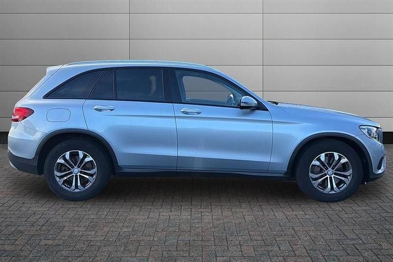 Used Mercedes GLC220 Executive 170 HP (125 kW) 2016 Diamond silver Estate