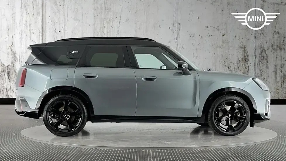 Used Mini Countryman 215 HP (158 kW) 2024 Green SUV