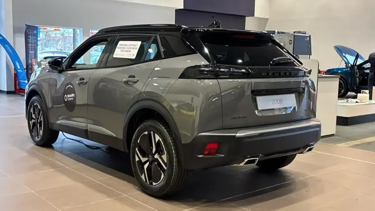 Novo Peugeot 2008 GT 129 HP (94 kW) 2025 Cinzento SUV
