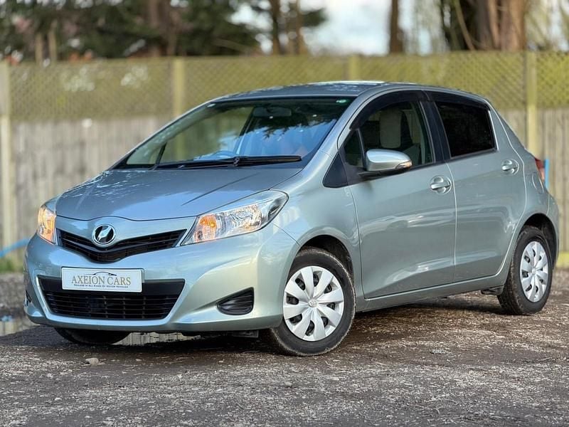 Used Toyota Yaris Edition 69 HP (50 kW) 2012 Silver Hatchback