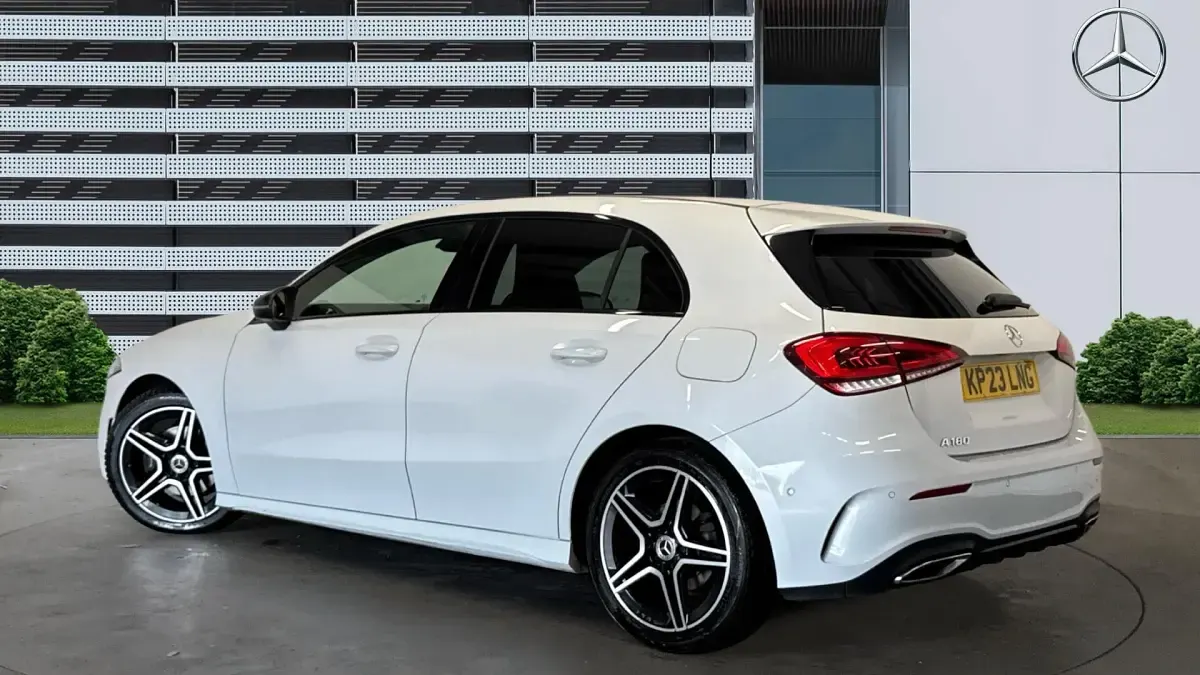Used Mercedes A180 Executive 136 HP (100 kW) 2022 White Hatchback