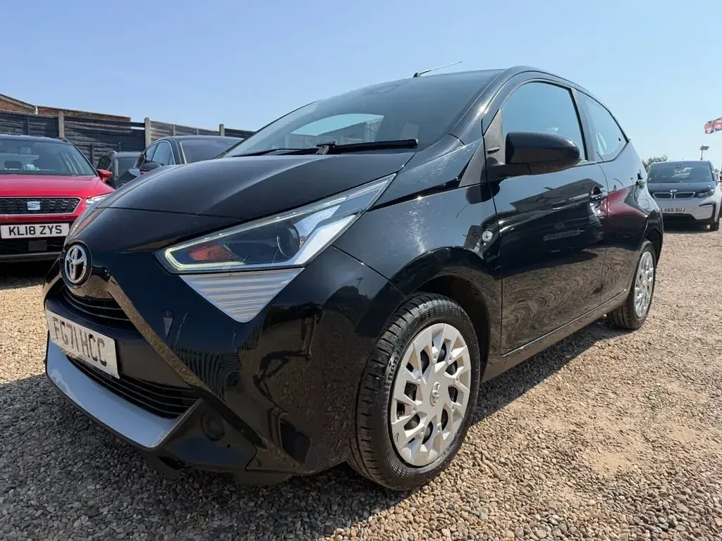 Used Toyota Aygo X-play 71 HP (52 kW) 2022 Black Hatchback