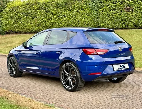 Used Seat Leon SE Dynamic 115 HP (84 kW) 2019 Blue Hatchback