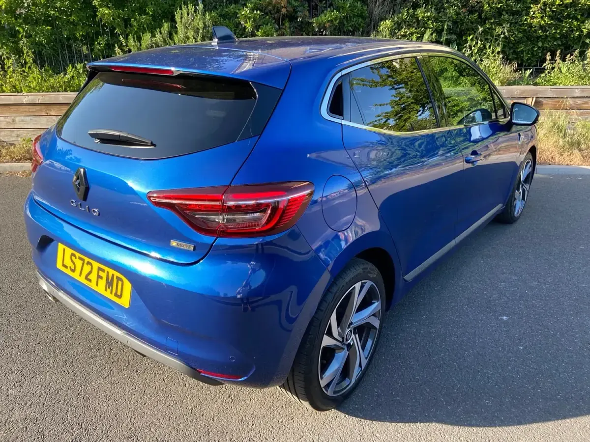 Usado Renault Clio V RS Line 90 CV (66 kW) 2022 Azul Utilitario