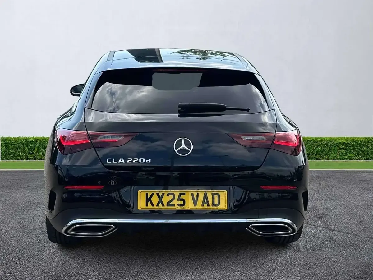 Usado Mercedes CLA220 AMG Line Premium 2025 Preto Sedan