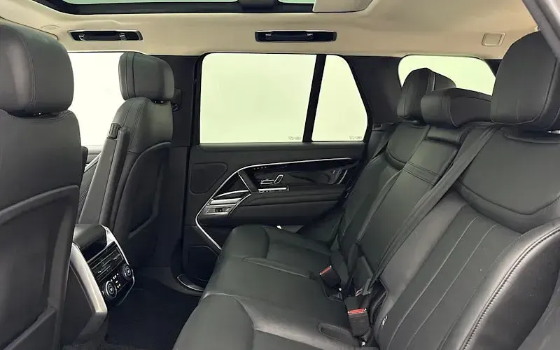 Used Land Rover Range Rover HSE 300 HP (220 kW) 2026 SUV