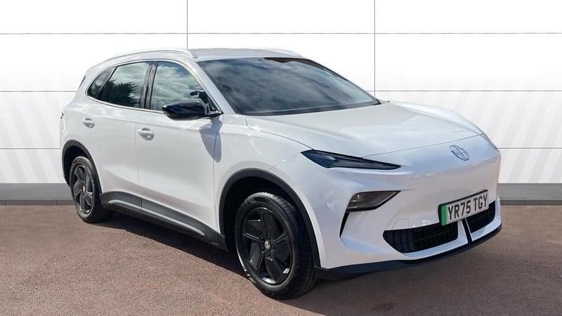 Used 2025 MG MG5 EV SE Estate | £19,500 (Fair price) - Image 1/3