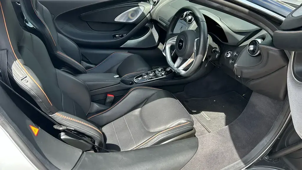 Used McLaren GT 620 HP (456 kW) 2021 Silver Coupe
