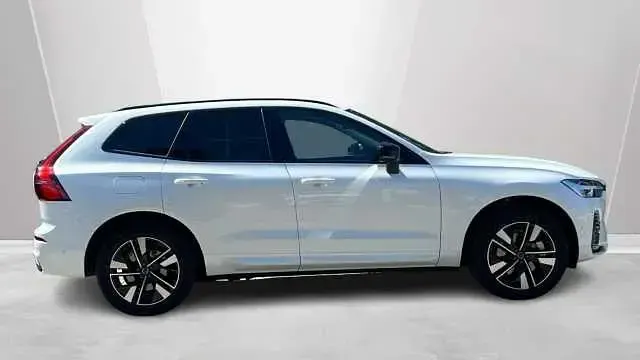 Used Volvo XC60 Plus 247 HP (181 kW) 2025 White SUV