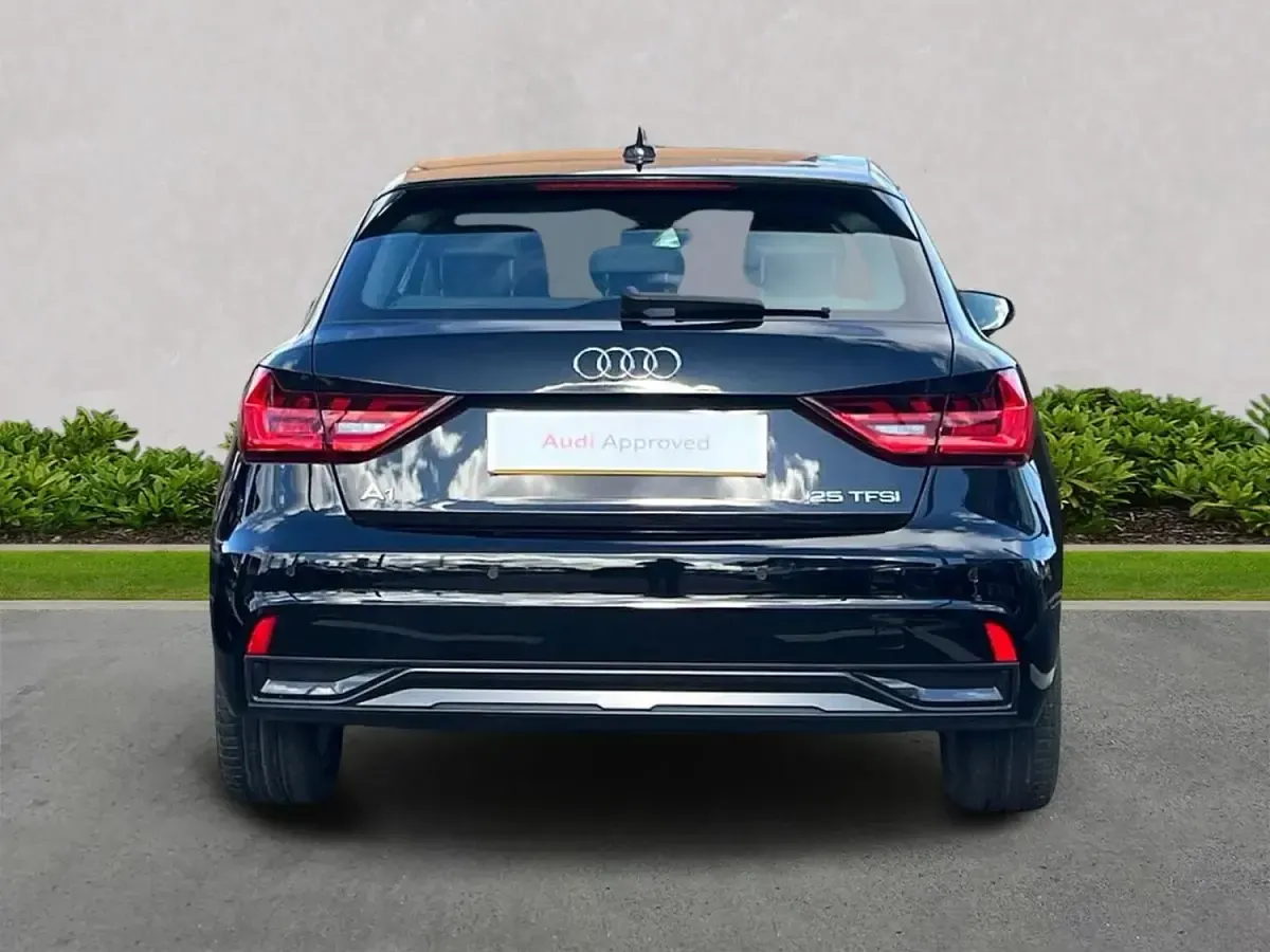 Używany Audi A1 Sport 95 KM (69 kW) 2023 Czarny SUV