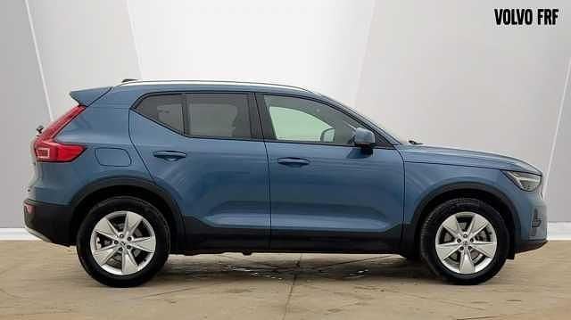 Used Volvo XC40 Core 161 HP (118 kW) 2025 SUV