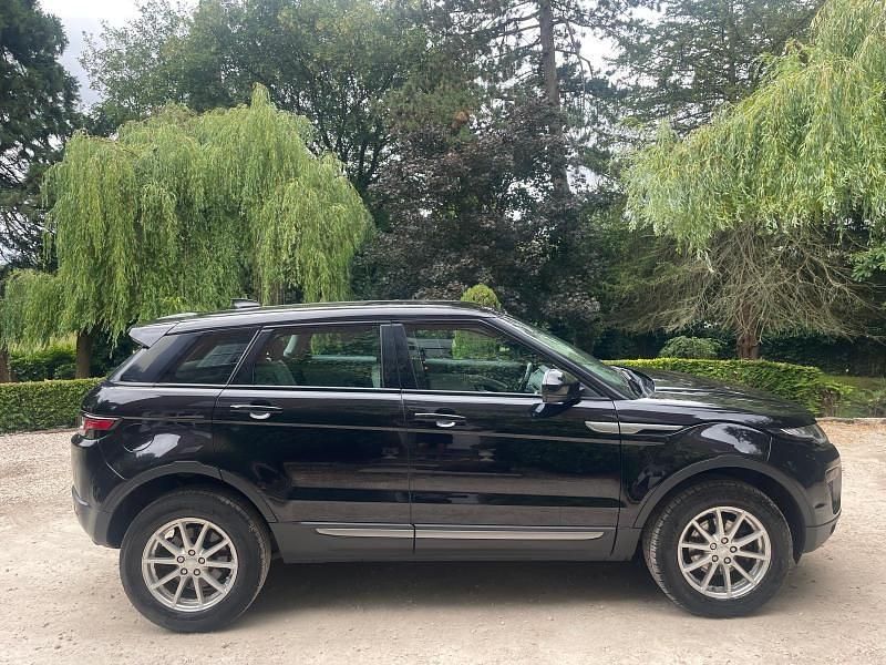 Santorini black Used 2017 Land Rover Range Rover evoque SE SUV | £6,995 (Fair price) - Image 1/4