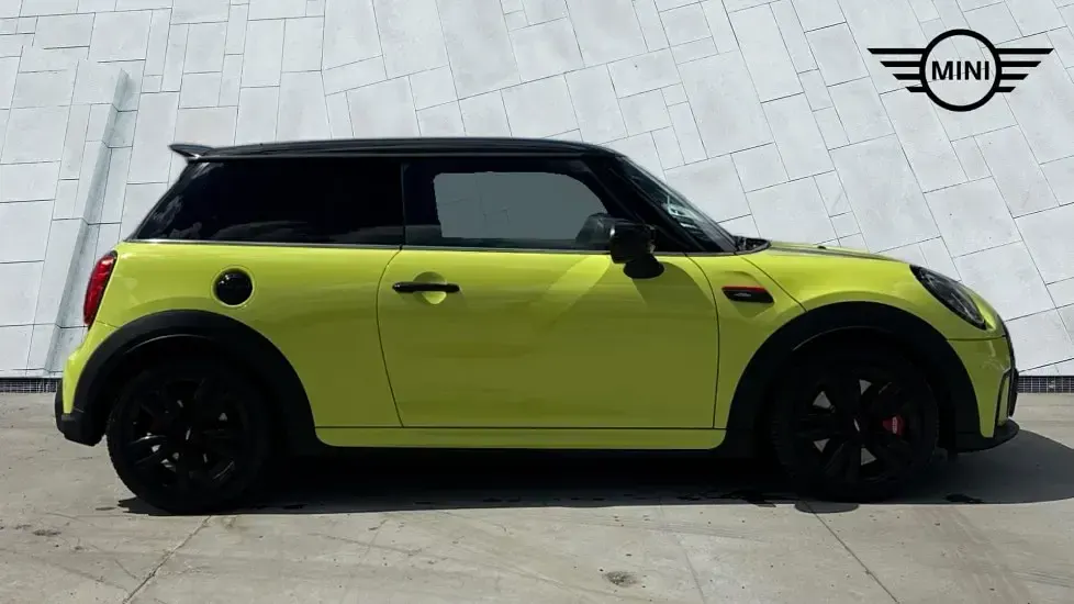 Used Mini John Cooper Works Hatch 228 HP (167 kW) 2023 Yellow Hatchback