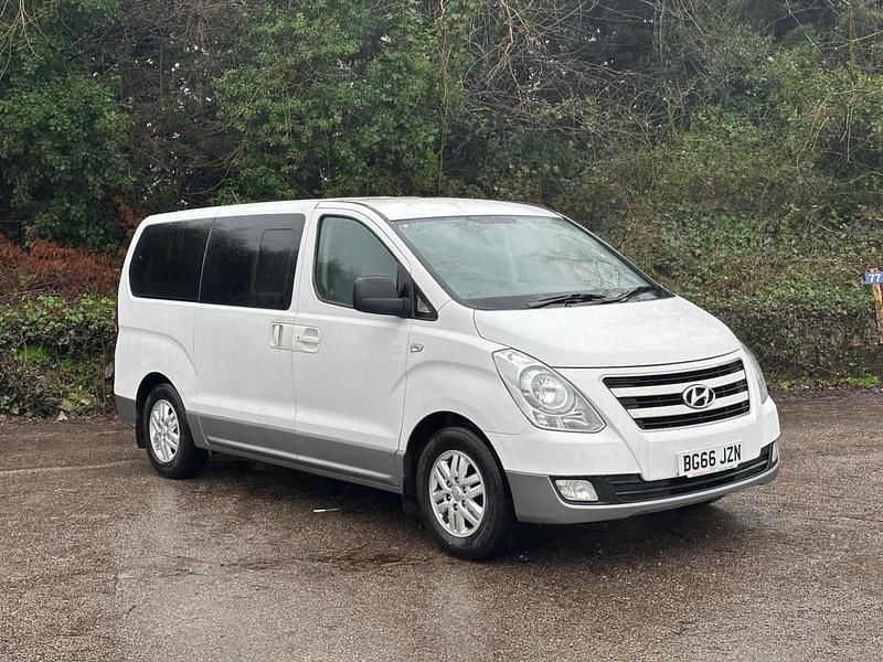 Used Hyundai I800 SE 2016 White MPV