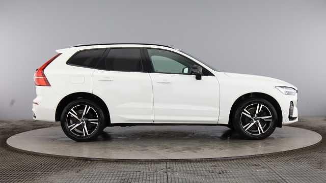 Used Volvo XC60 R-Design 194 HP (142 kW) 2022 SUV