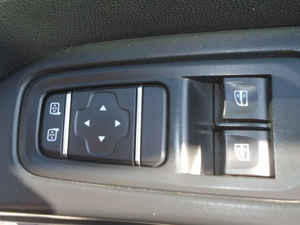 Used Renault Trafic 2023 White MPV