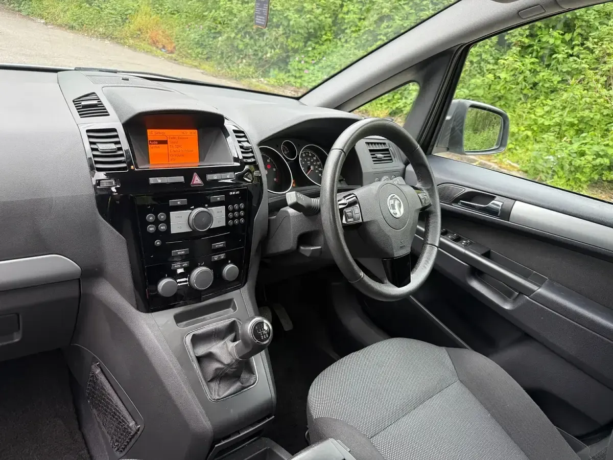 Used Vauxhall Zafira 2013 Silver MPV