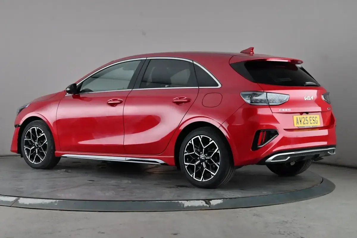 Used Kia Ceed GT GT-Line 138 HP (101 kW) 2025 Red Hatchback