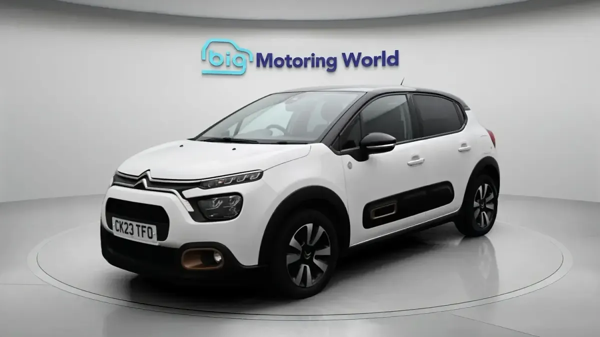 Used Citroën C3 PureTech 83 HP (61 kW) 2023 White Hatchback
