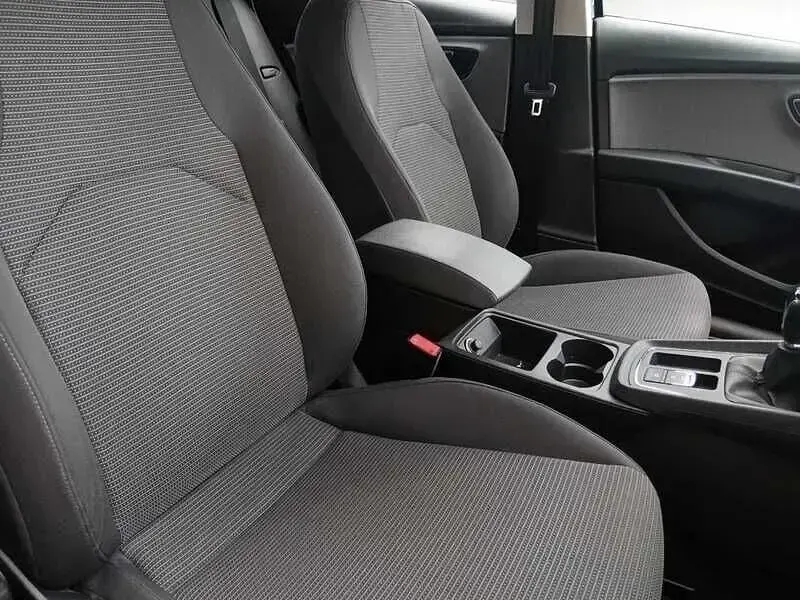 Used Seat Leon SE 130 HP (95 kW) 2020 Black Hatchback
