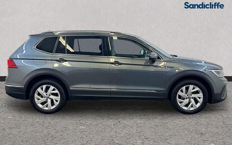 Used VW Tiguan Allspace Life 150 HP (110 kW) 2024 Grey SUV