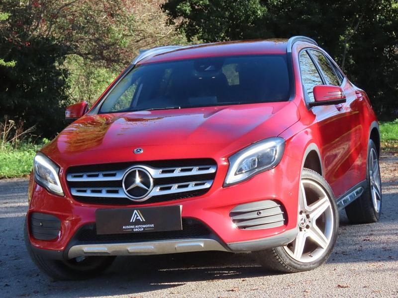 Used Mercedes GLA200 AMG Line Premium 156 HP (114 kW) 2018 Red SUV