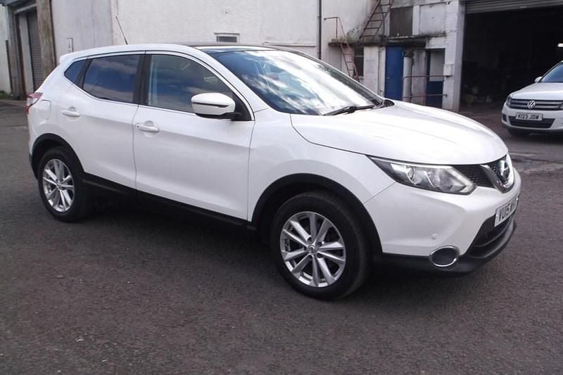 White Used 2015 Nissan Qashqai Acenta+ SUV | £5,495 (Fair price) - Image 1/1