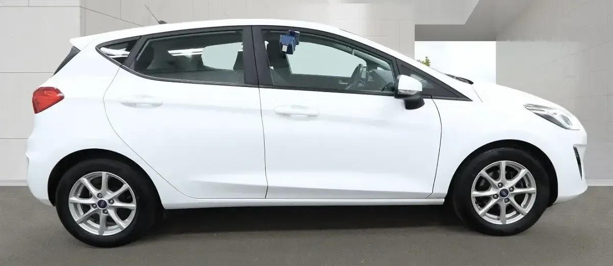 Begagnad Ford Fiesta Zetec 85 HK (62 kW) 2019 Vit Halvkombi