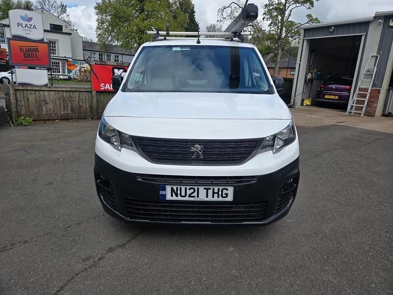 Used Peugeot Partner 131 HP (96 kW) 2021 White MPV
