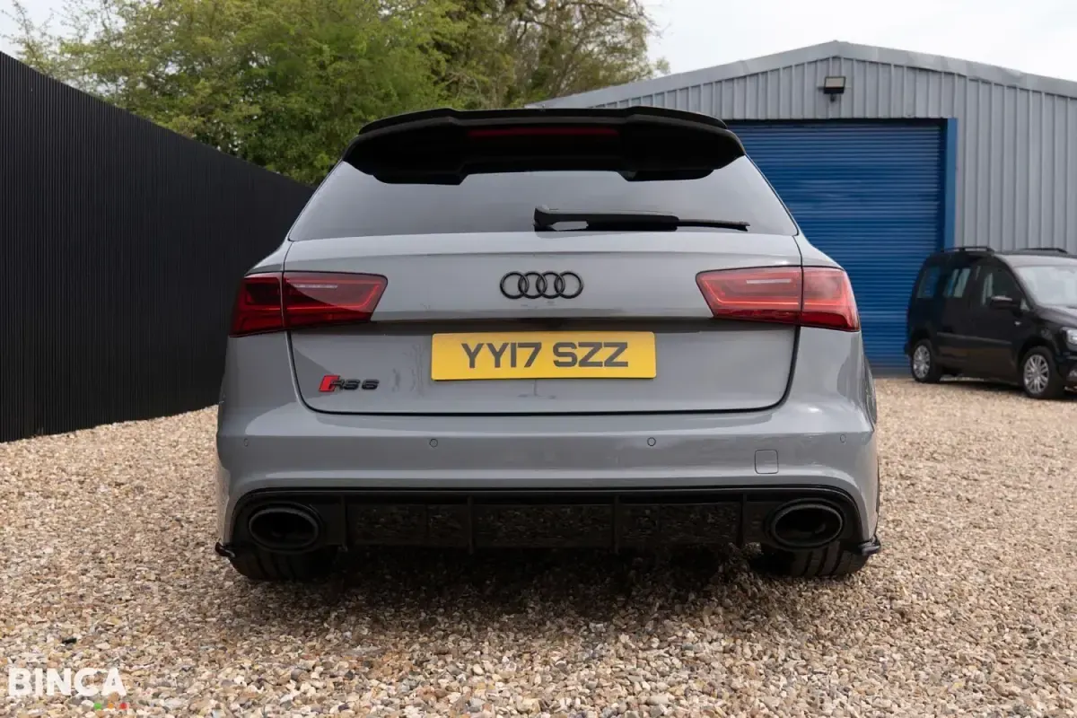 Usado Audi RS6 Performance 560 HP (411 kW) 2017 Cinzento Carrinha