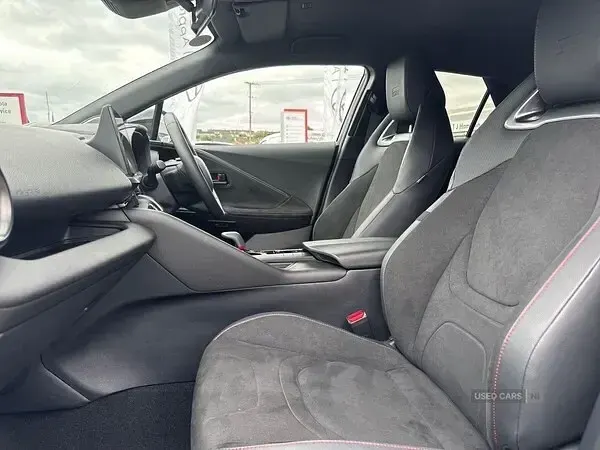 Used Toyota C-HR Sport 223 HP (164 kW) 2024 White SUV