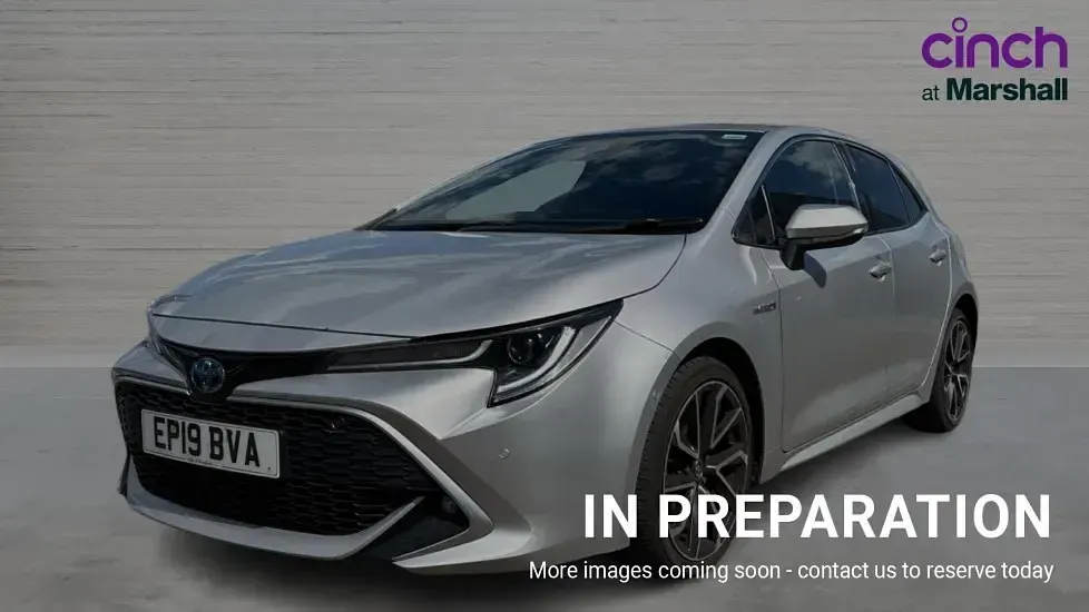 Używany Toyota Corolla 122 KM (89 kW) 2019 Srebrny Hatchback