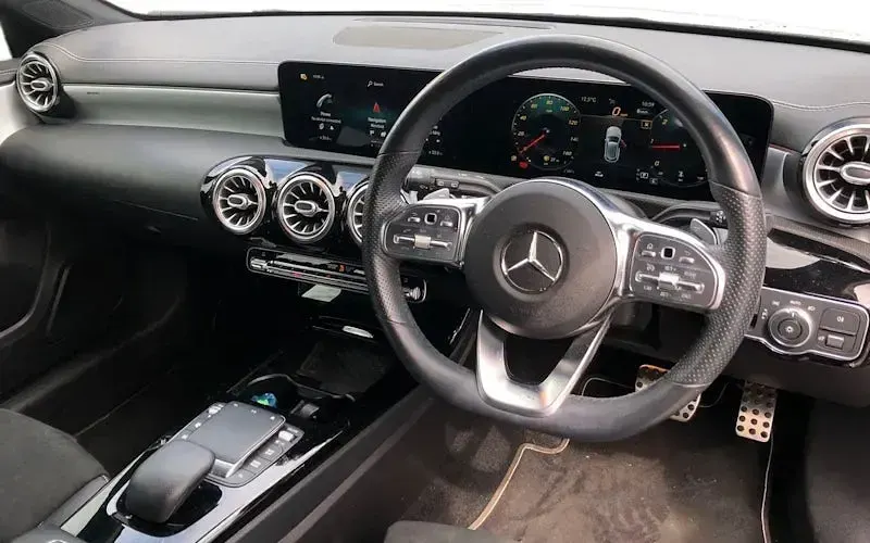 Used Mercedes A200 Exclusive 150 HP (110 kW) 2020 White Hatchback