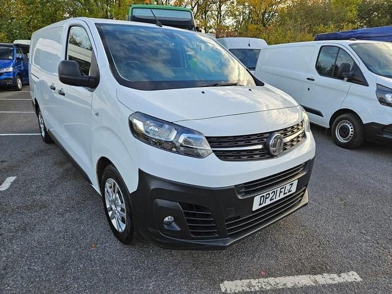 White Used 2021 Vauxhall Vivaro S MPV | £8,595 (Super price) - Image 1/4