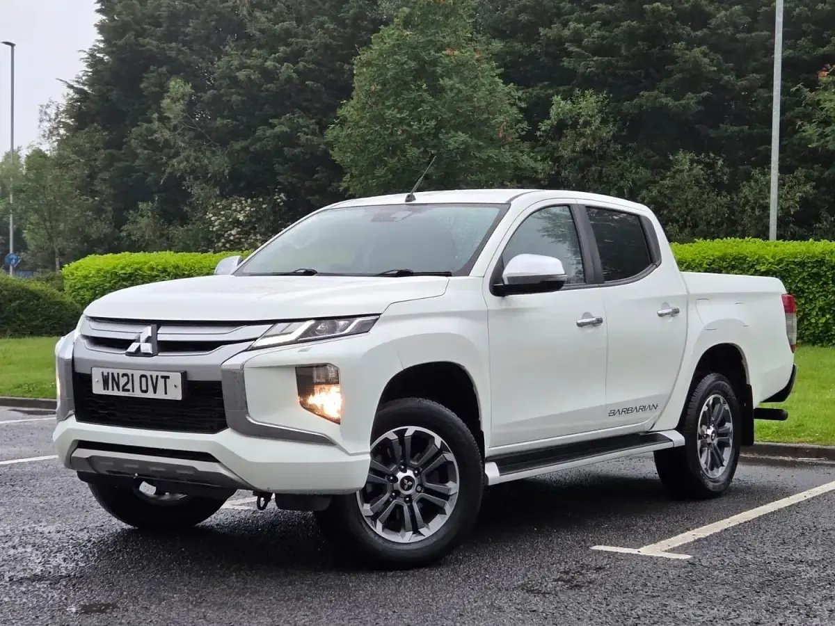 Used Mitsubishi L200 150 HP (110 kW) 2021 White Pickup