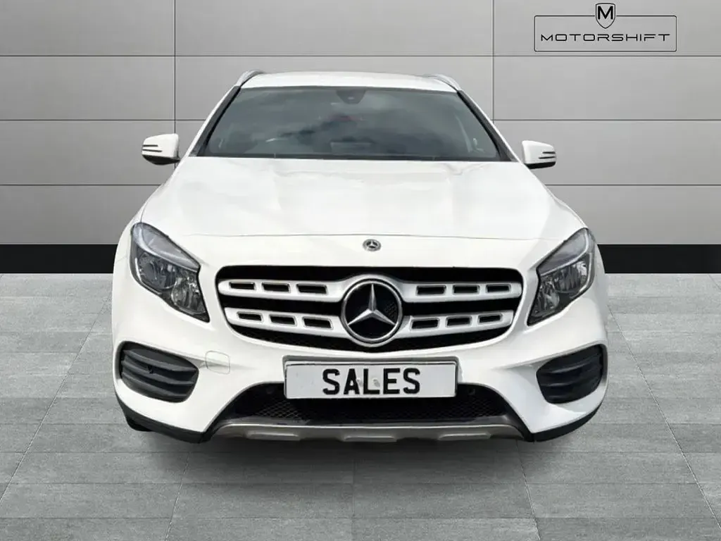 Used Mercedes GLA220 Executive 174 HP (127 kW) 2018 White SUV
