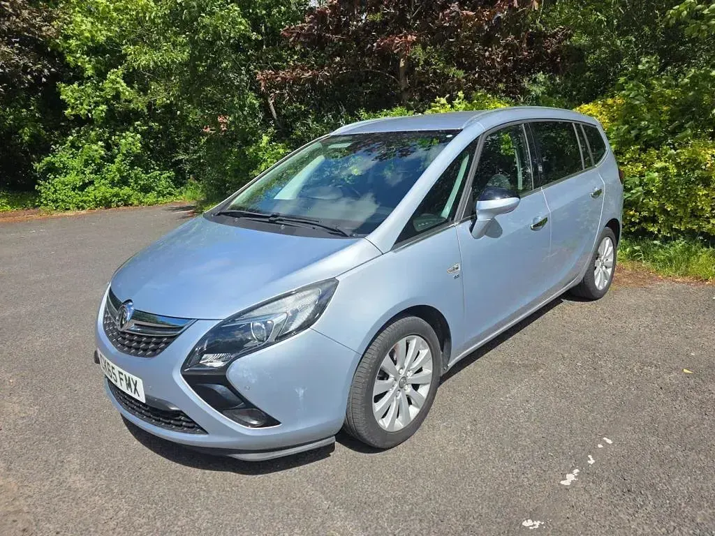 Used Vauxhall Zafira Tourer 140 HP (102 kW) 2015 Silver MPV