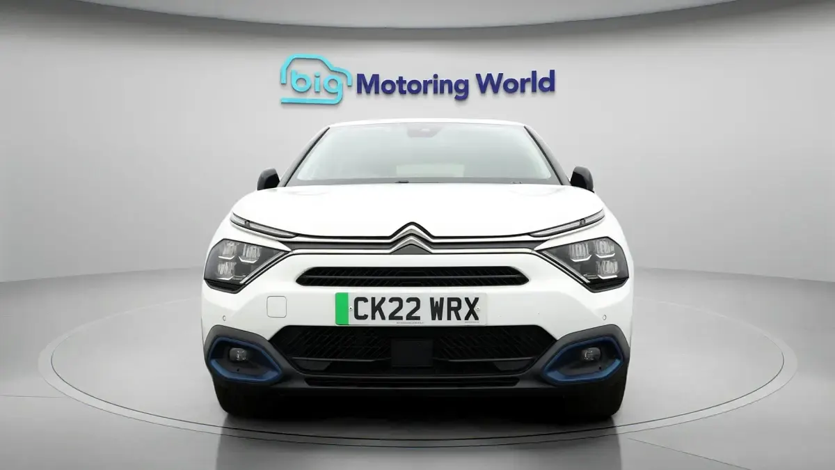 Usado Citroën e-C4 Shine 100 kW (136 CV) 2022 Blanco Utilitario