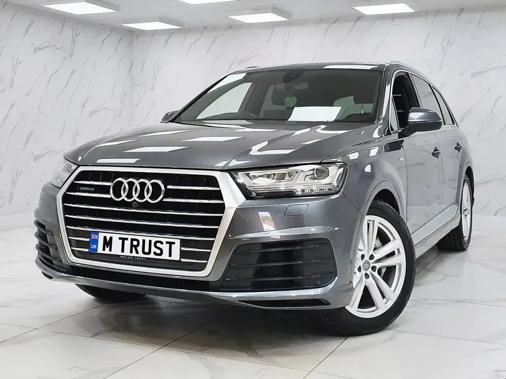 Używany Audi Q7 S-Line 286 KM (210 kW) 2019 Szary SUV