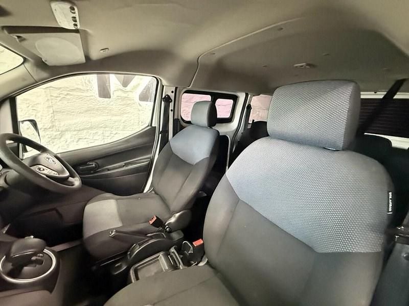 Used Nissan e-NV200 Tekna 80 kW (109 HP) 2016 White MPV