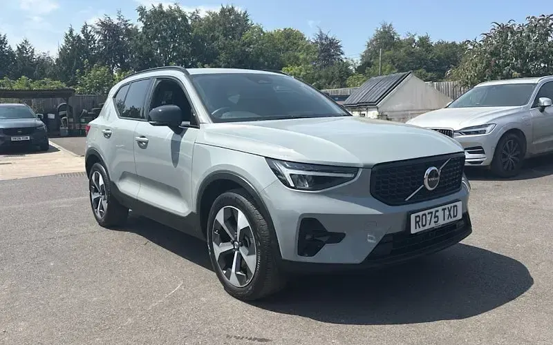 Used Volvo XC40 Plus 197 HP (144 kW) 2025 SUV