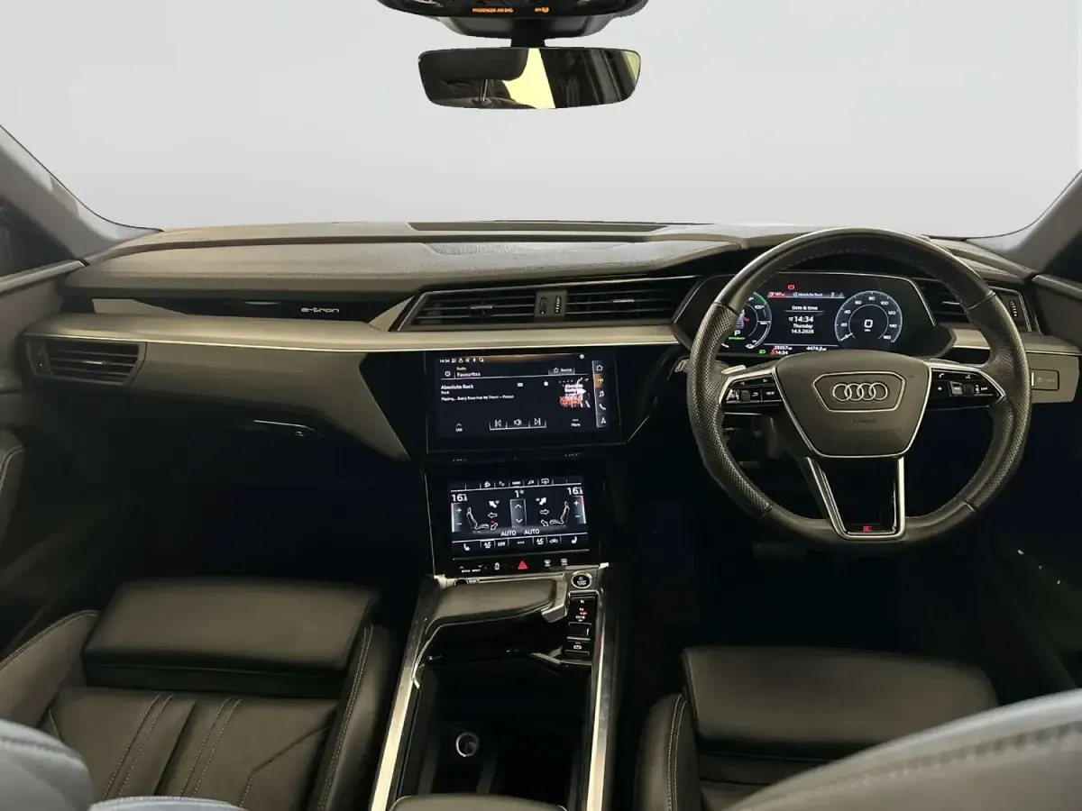 Usado Audi e-tron S-Line 11 kW (15 CV) 2023 Blanco SUV