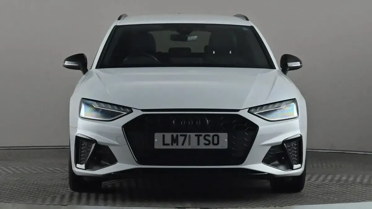 Used Audi A4 Black Edition 150 HP (110 kW) 2021 White Estate