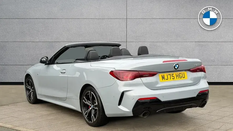 Usado BMW 420 M Sport 181 HP (133 kW) 2025 Cinzento Cabrios