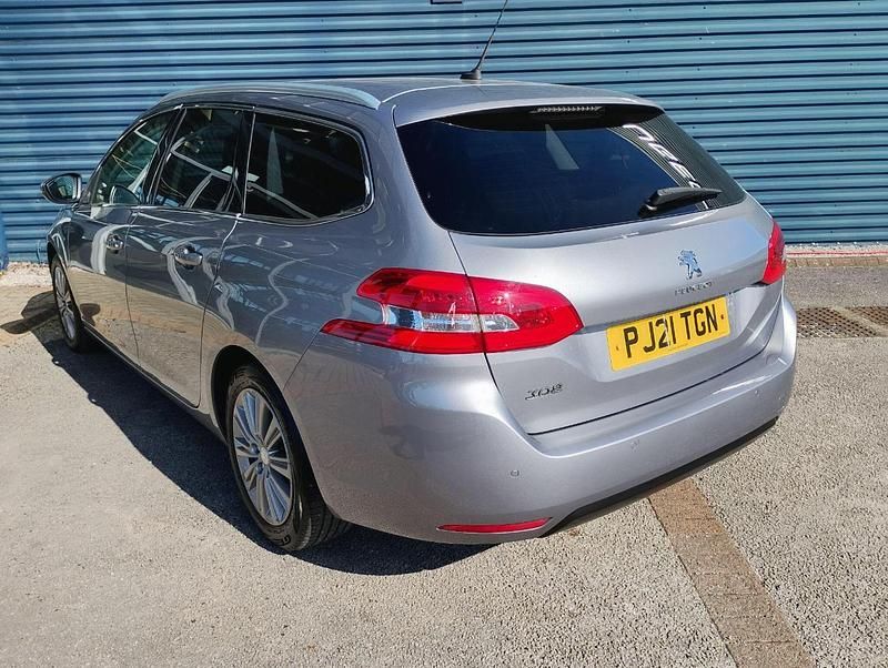 Second-hand Peugeot 308 SW Allure 129 CP (94 kW) 2021 Gri Break