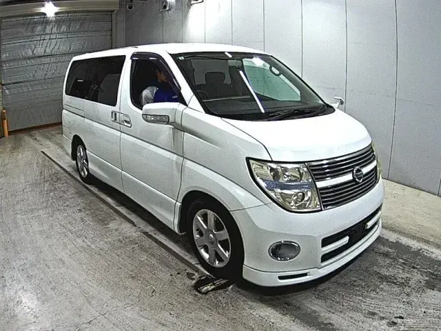 Usado Nissan Elgrand 2010 Blanco