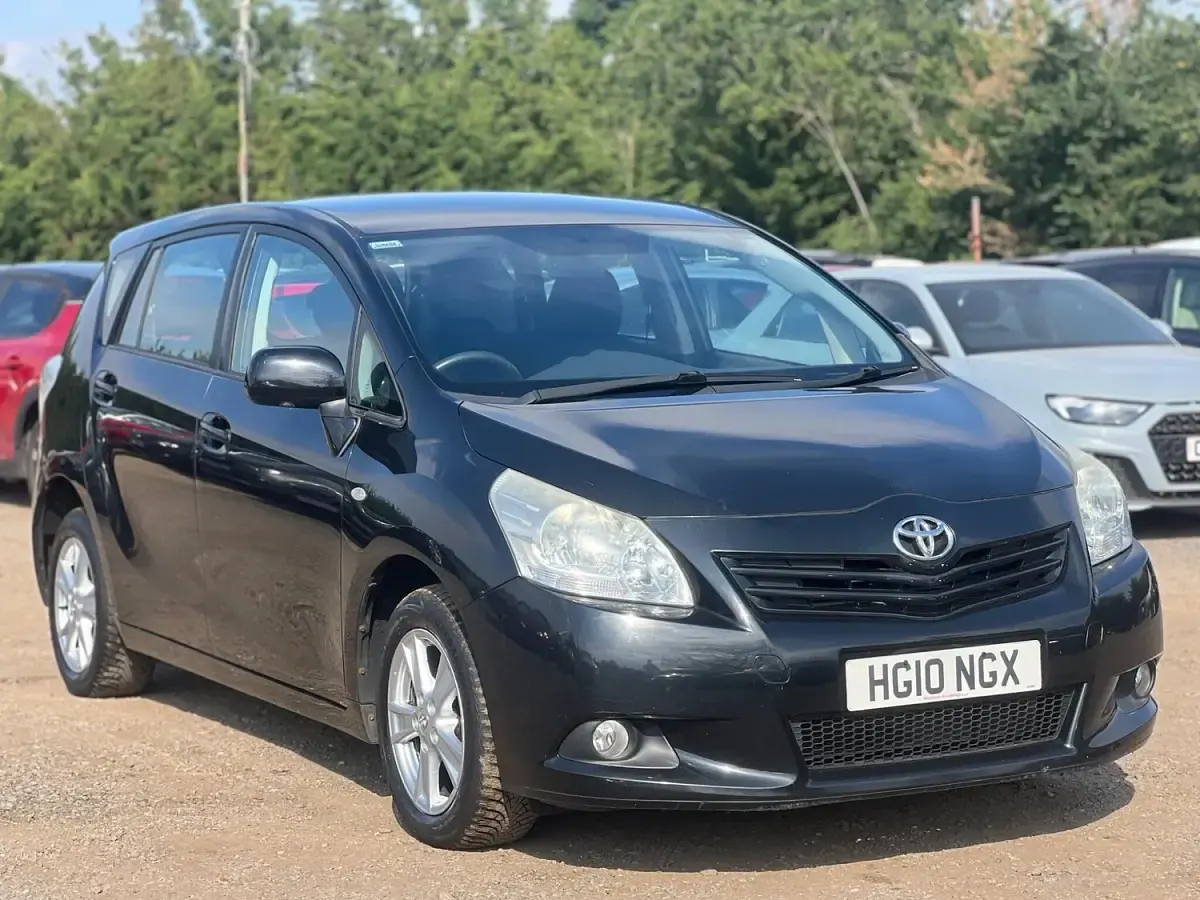 Used Toyota Verso 126 HP (92 kW) 2010 Black MPV